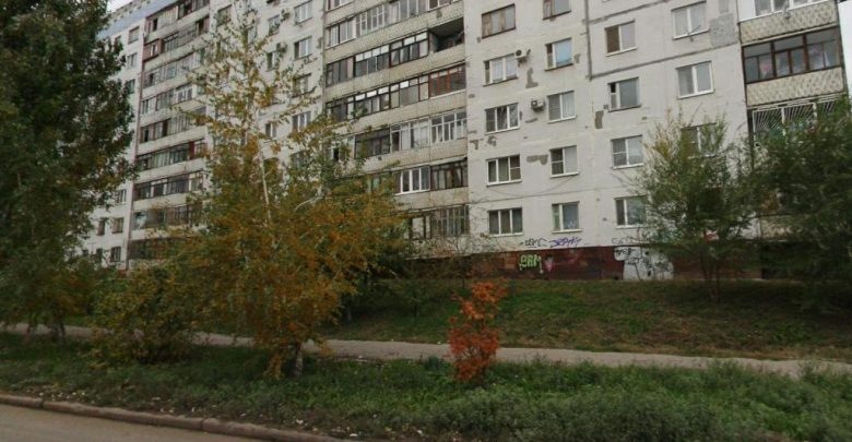 Девушка, прыгнувшая с крыши девятиэтажки в Новокуйбышевске, умерла в реанимации
