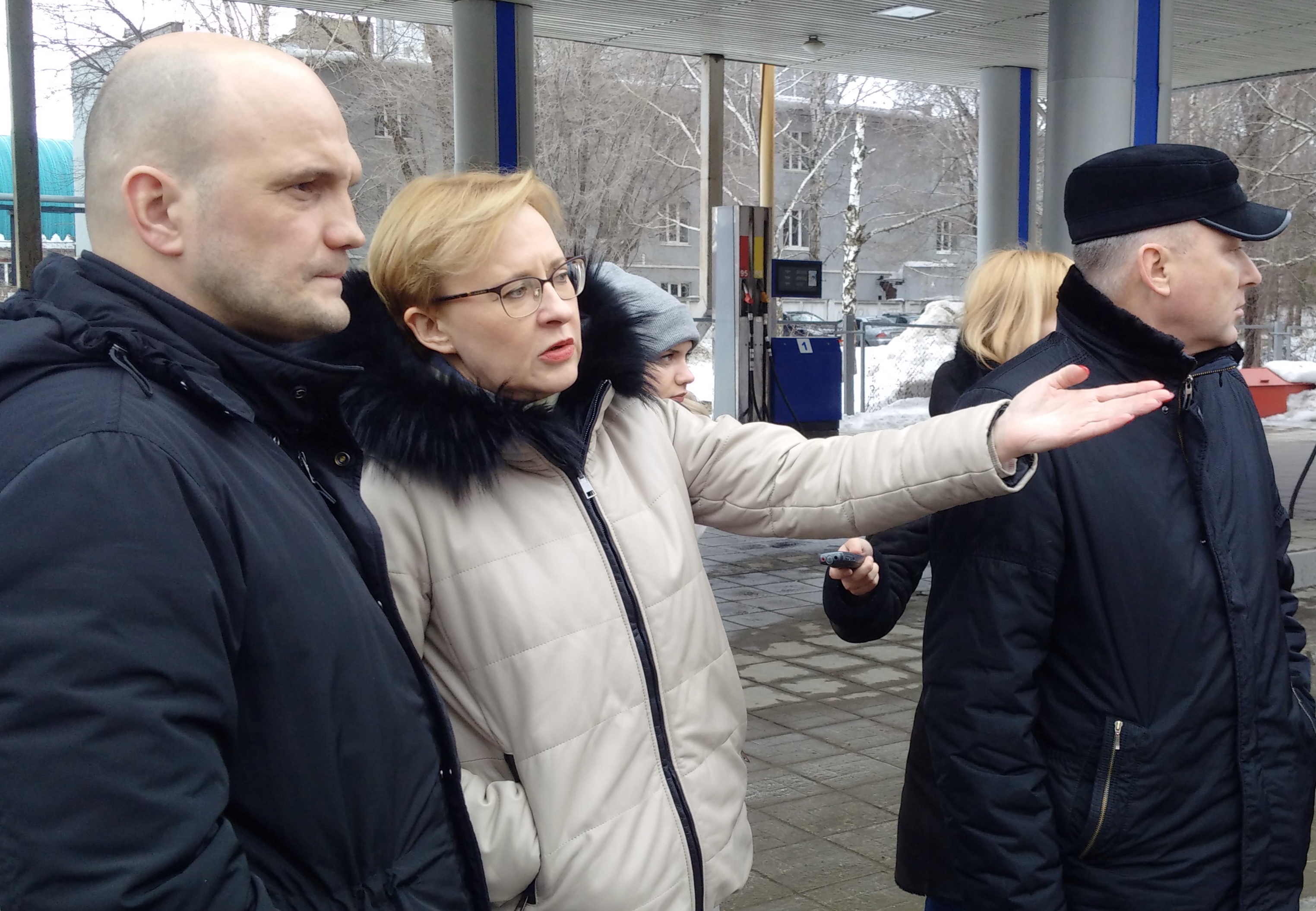 Елена Лапушкина поручила усилить работу по откачке воды на Зубчаниновском шоссе