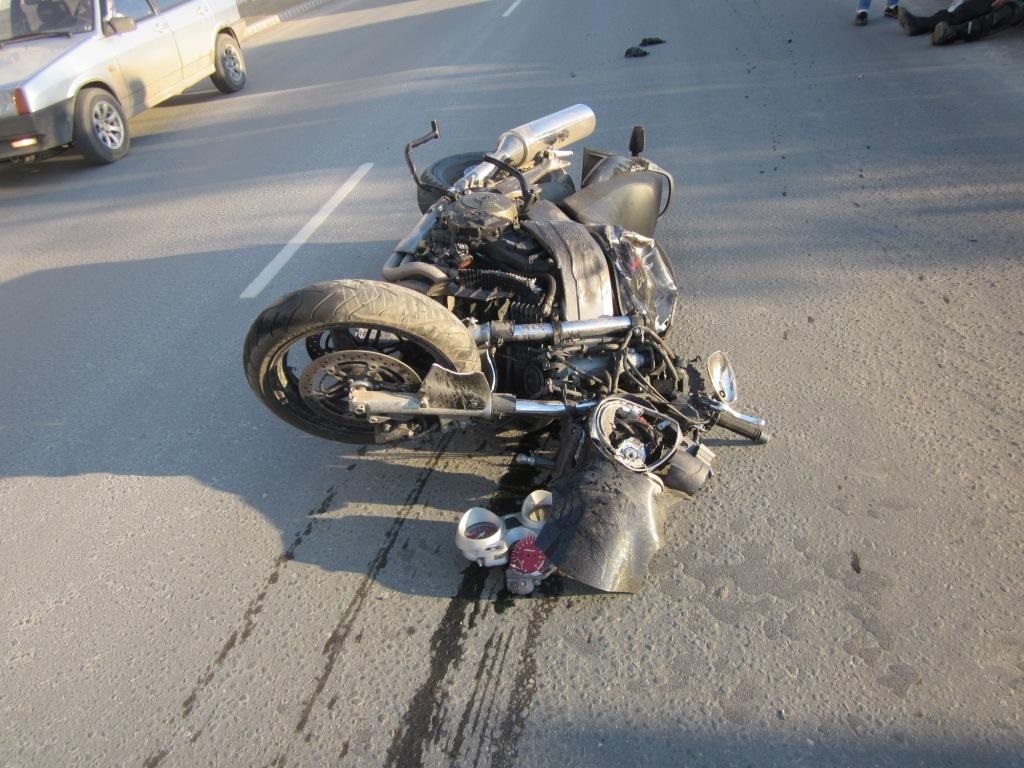 В Чапаевске мотоциклист врезался в маршрутку