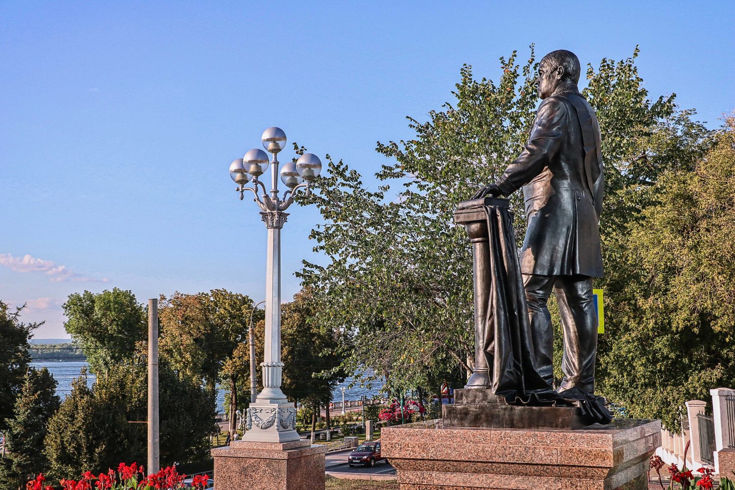 Памятник Петру Алабину официально откроют в воскресенье
