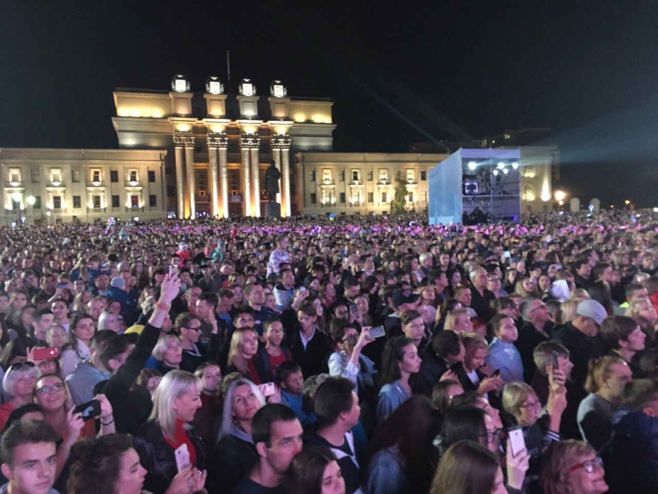 Концерт на площади имени Куйбышева посетили 55 тысяч человек