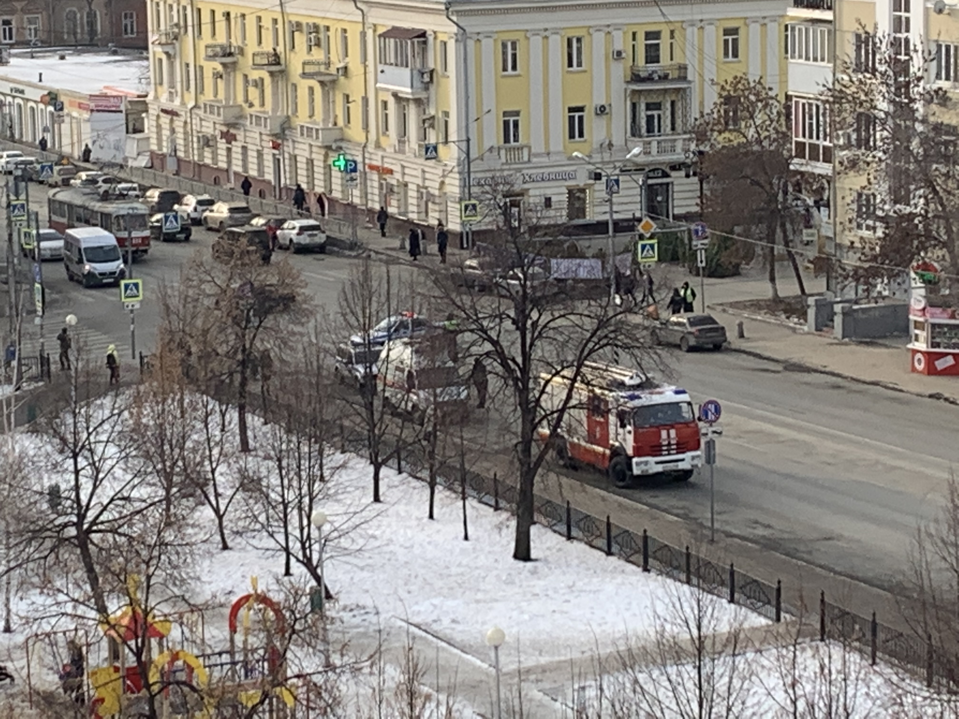 В центре Самары из-за бесхозного пакета перестали ездить трамваи