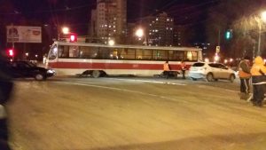 В Самаре на Красноармейской трамвай сошел с рельсов