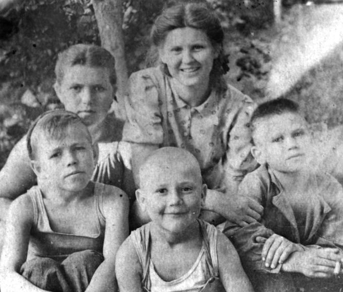 Александра Деревская – женщина, усыновившая в годы войны более 20 сирот. Часть 2