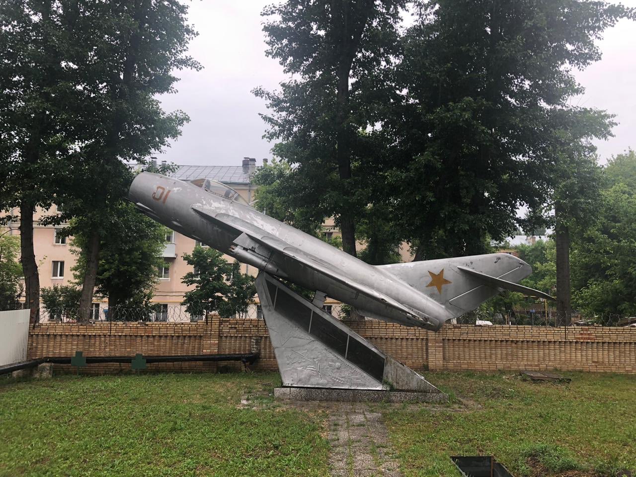 Памятник самолету МиГ-17 хотят установить на кольце Московского шоссе и Луначарского