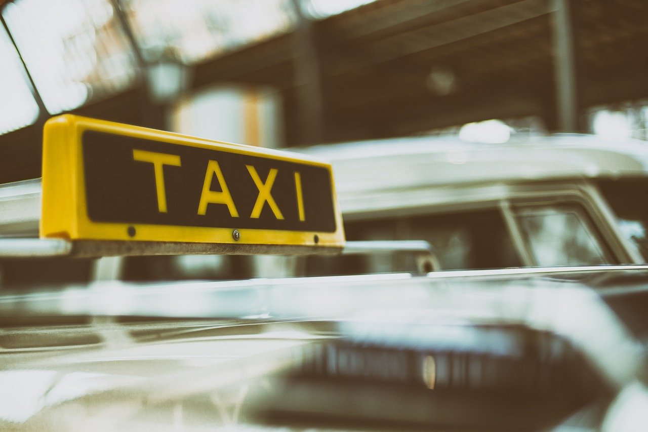 Самарский таксист о работе во время пандемии и самых необычных пассажирах