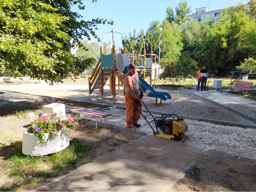 В Ленинском районе к 1 сентября благоустроят восемь дворов