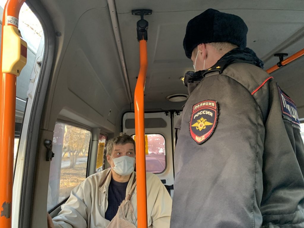 С начала октября в Самаре составили 57 протоколов на пассажиров общественного транспорта без масок
