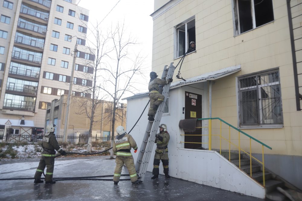 Жильцам загоревшегося дома в центре города предоставят квартиры из маневренного фонда