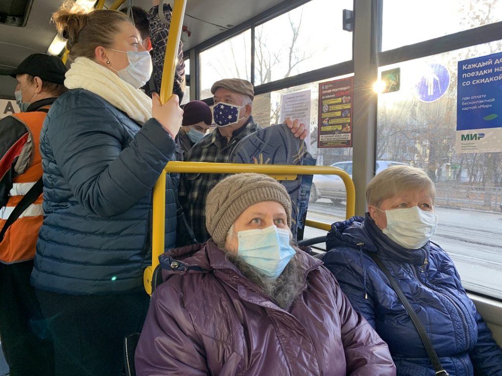 С начала октября в Самаре составили 57 протоколов на пассажиров общественного транспорта без масок
