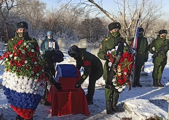 В Чапаевске перезахоронили останки двух красноармейцев, погибших в Великую Отечественную войну