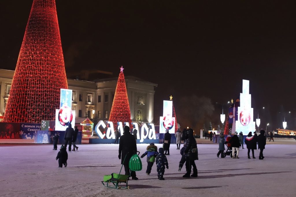 Новый год и "Тайна третьей планеты": как в этом году украсили площадь Куйбышева