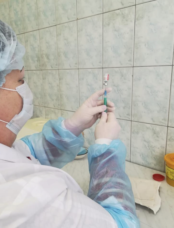 Около двух тысяч жителей региона получили вторую дозу вакцины от  коронавируса