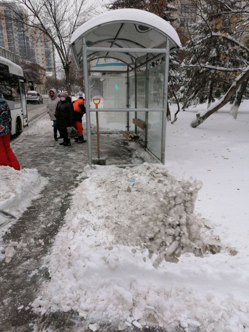Количество снегоуборочных машин на улицах города увеличивается