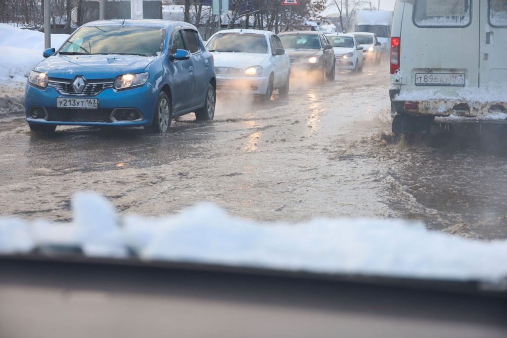Улицу Алма-Атинскую в Самаре затопило