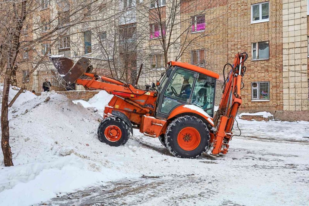 Глава Самары проверила состояние дворов жилфонда после утреннего снегопада
