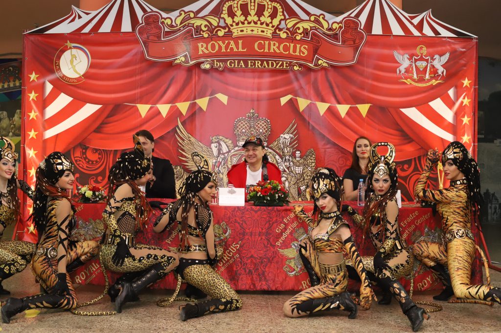 Десять хищников и хрупкая Принцесса: в Самарском цирке представят новый аттракцион с тиграми