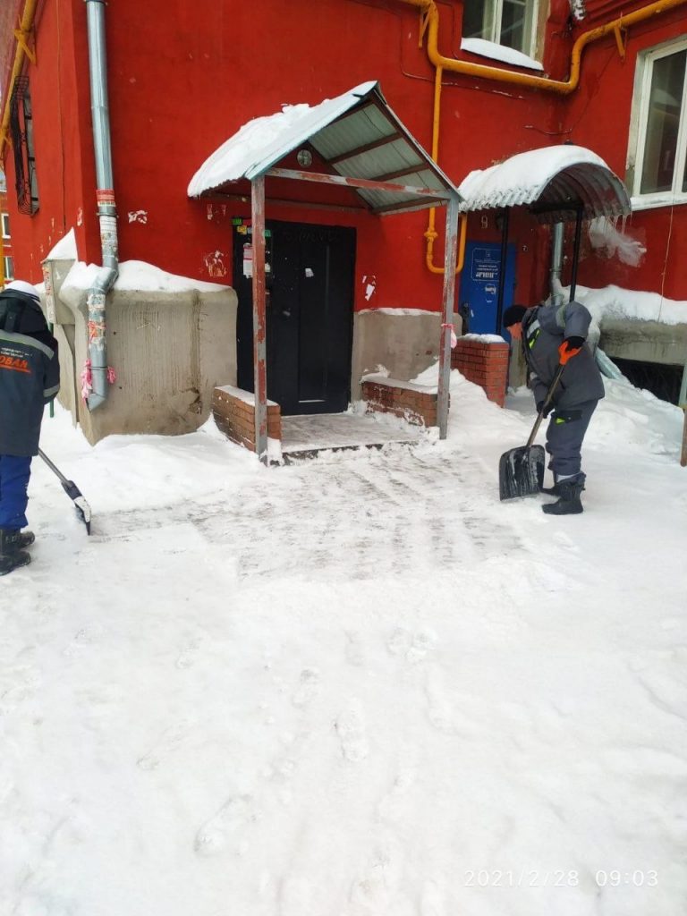 «Воскресник» в Красноглинском районе: вывоз снега на контроле у мэра и главы района