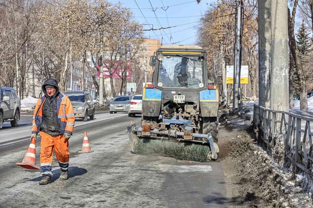 В Самаре выполнили больше половины плана по ямочному ремонту дорог на март