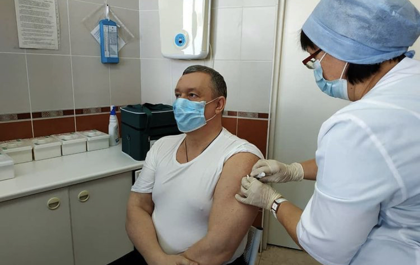 Александр Фетисов и Армен Бенян сделали прививки от коронавируса
