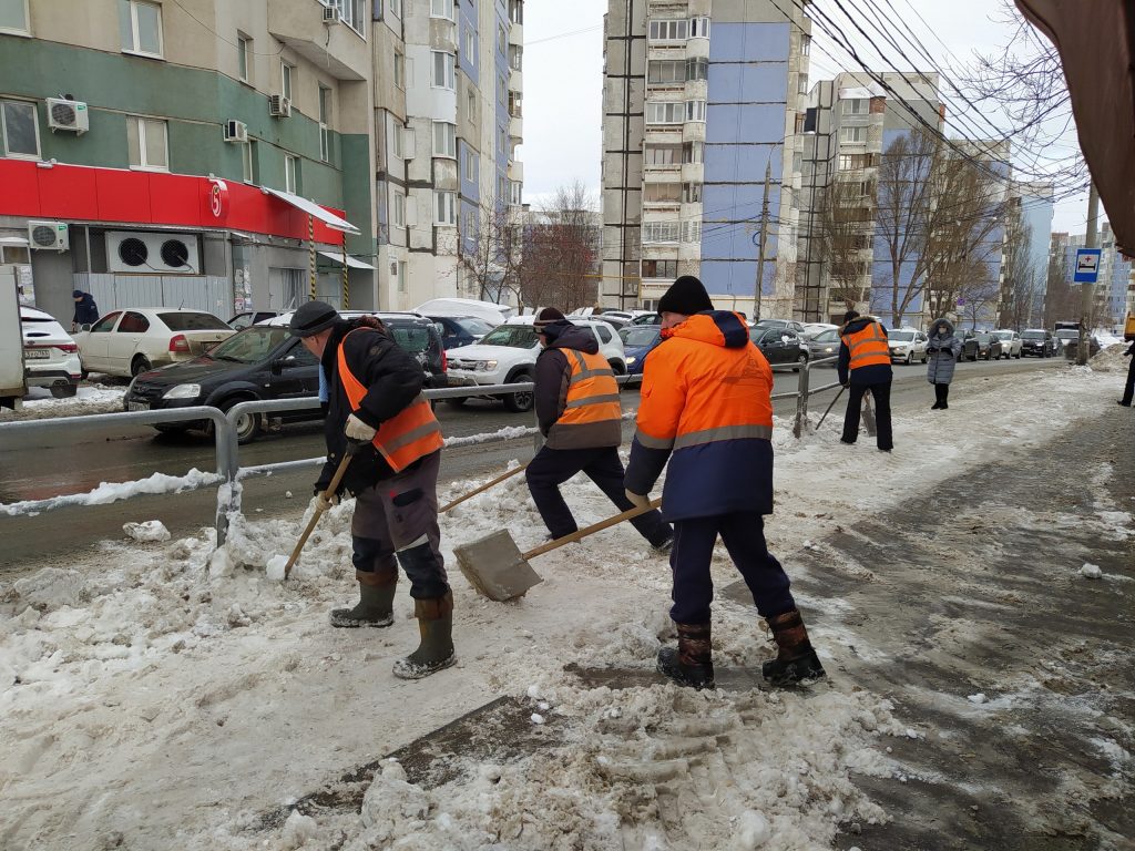 С начала зимы с улицы Шверника в Самаре вывезли около 100 тонн снега