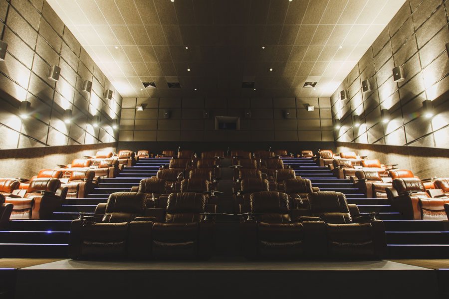 В кинотеатре Ambar Cinema организуют бесплатные киносеансы в честь 8 Марта
