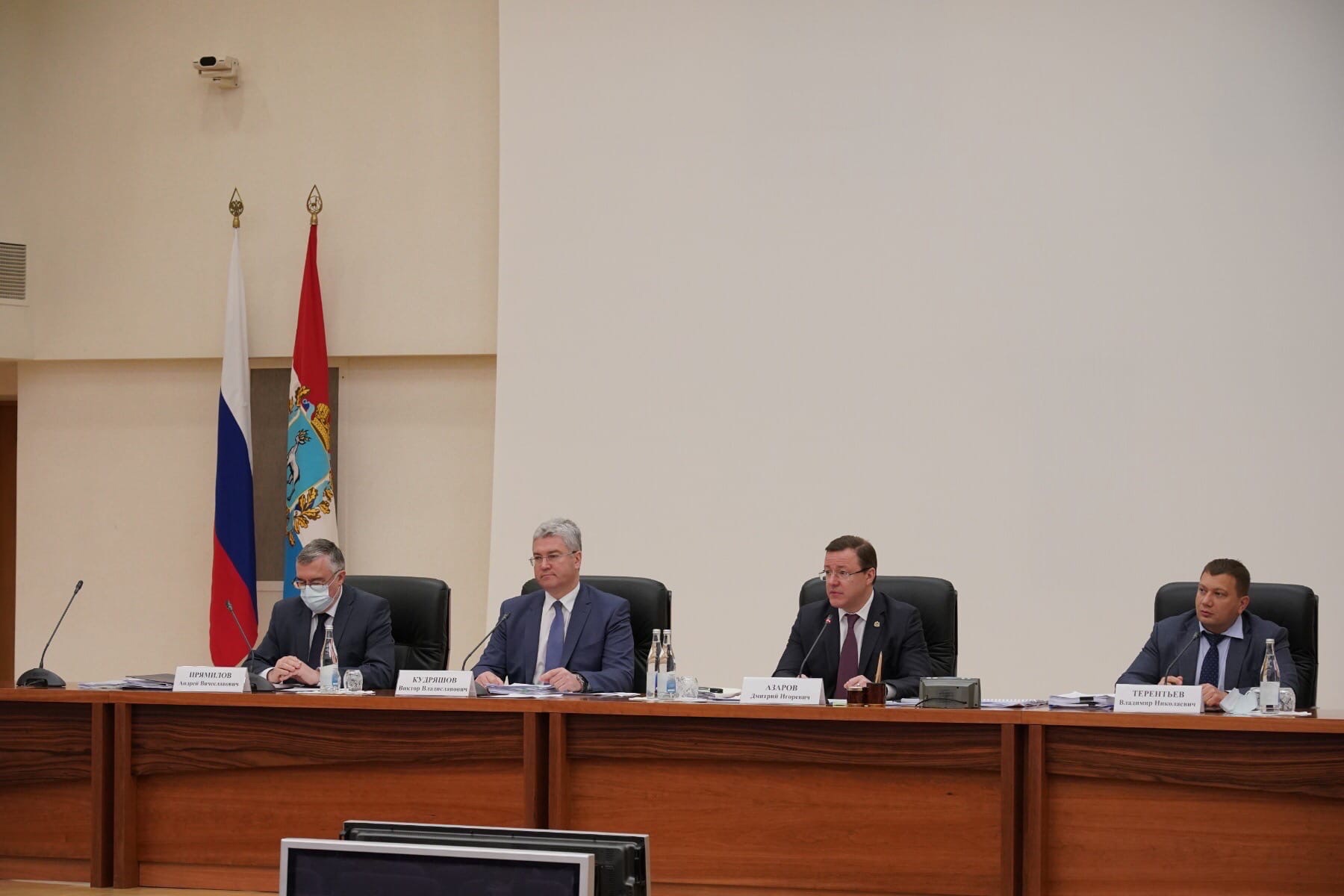 Дмитрий Азаров обсудил с главами муниципалитетов послание президента Федеральному собранию