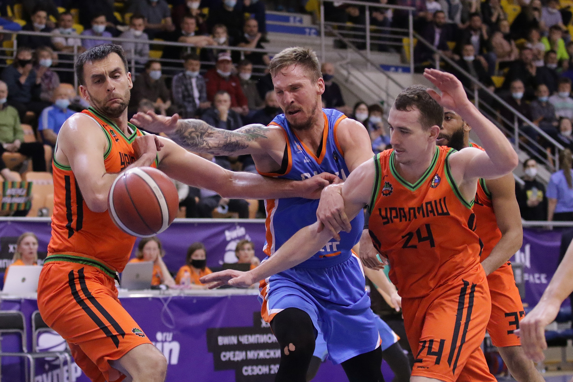 Самарские баскетболисты стали лидерами золотой серии Суперлиги