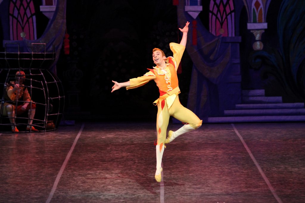 «Зрителя не обманешь»: артист балета Тигран Манукян о своем пути, сложностях и любви к профессии