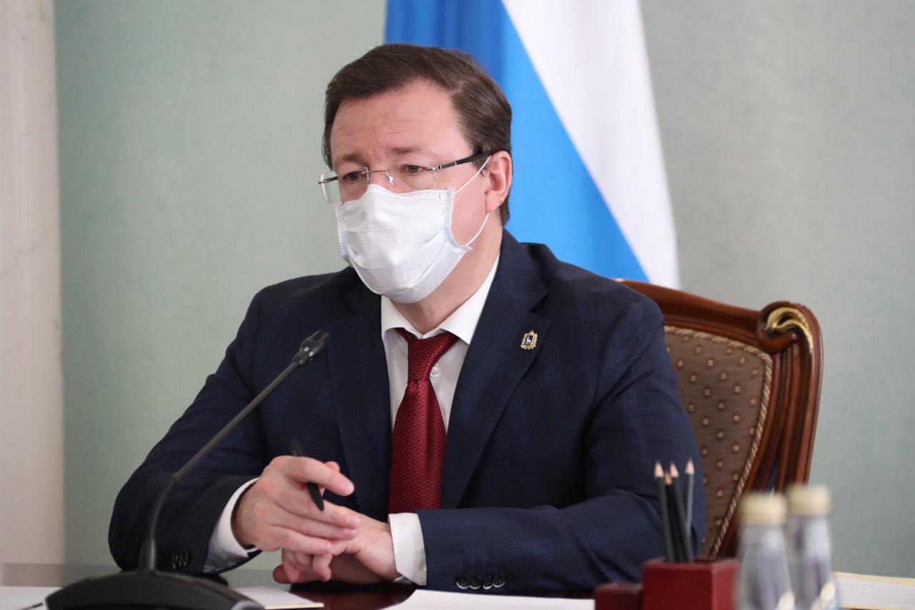 Дмитрий Азаров призвал медиков быть честными и не корректировать отчетность