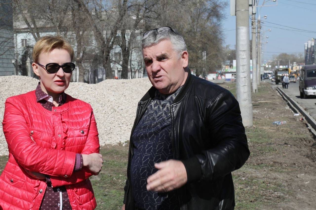 Елена Лапушкина проверила ход ремонта дорог, на состояние которых поступают жалобы от жителей города