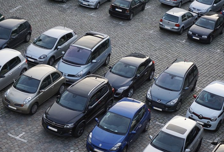 Минстрой Самарской области планирует установить новый норматив парковочных мест