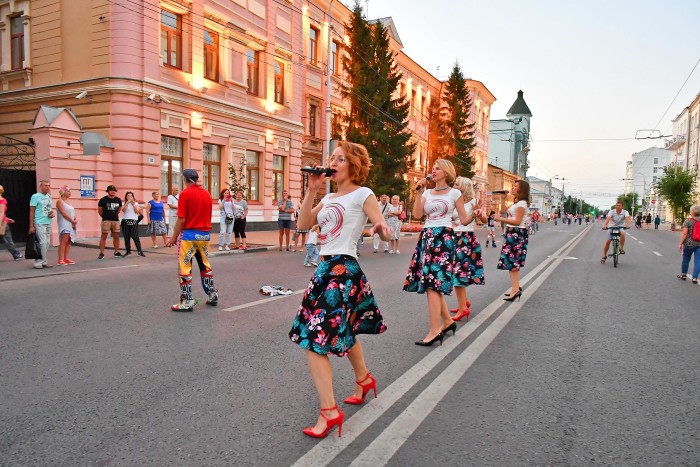 На улице Куйбышева и в Струковском саду выступят танцевальные и музыкальные коллективы