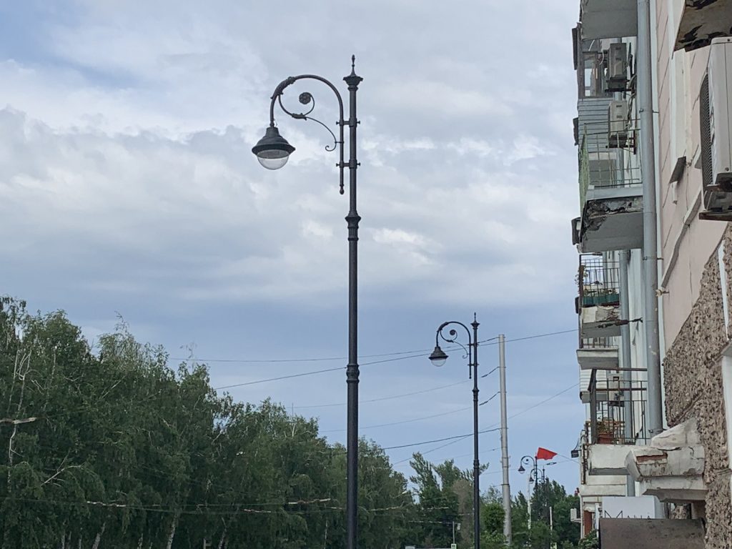 На улице Куйбышева в Самаре устанавливают новые фонари