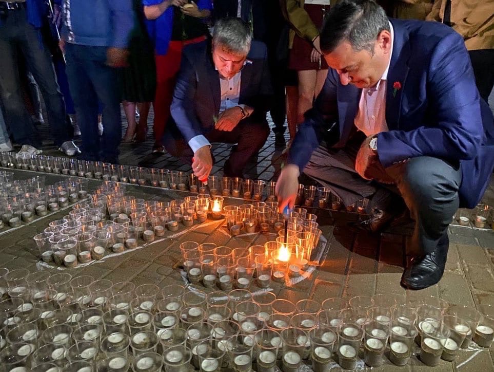 В Самаре зажгли тринадцать тысяч свечей в День памяти и скорби
