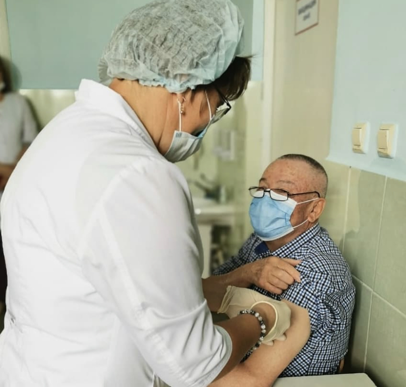 400-тысячный житель Самарской области сделал первую прививку от коронавируса