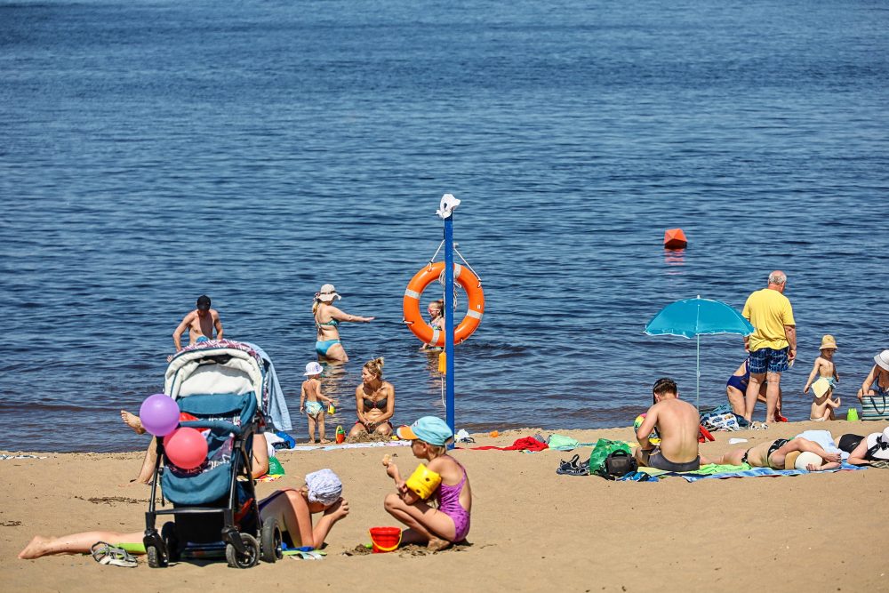 Елена Лапушкина рекомендовала не наказывать за купание на неофициальных пляжах