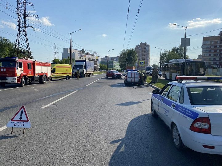 В Самарской области столкнулись три автомобиля