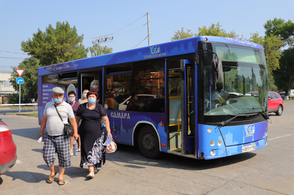 В Самаре открыли мобильный пункт вакцинации для работников транспорта