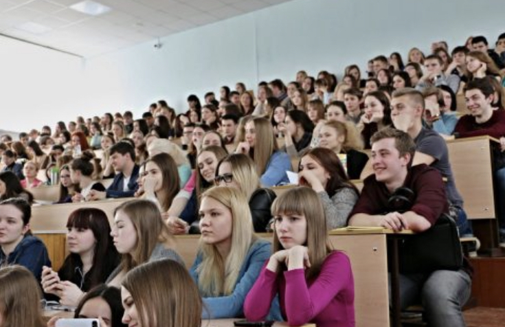 Дмитрий Азаров рассказал о выплатах самарским выпускникам