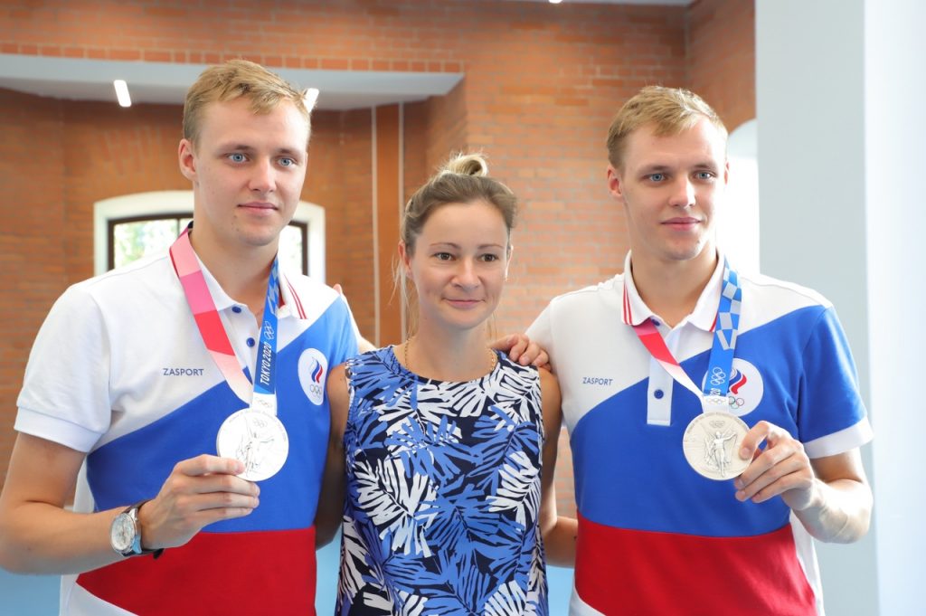 Дмитрий Азаров, Елена Шмелева и Елена Лапушкина поздравили самарских спортсменов с победой на Олимпиаде в Токио