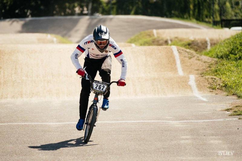 Самарский велогонщик стал первым в чемпионате России