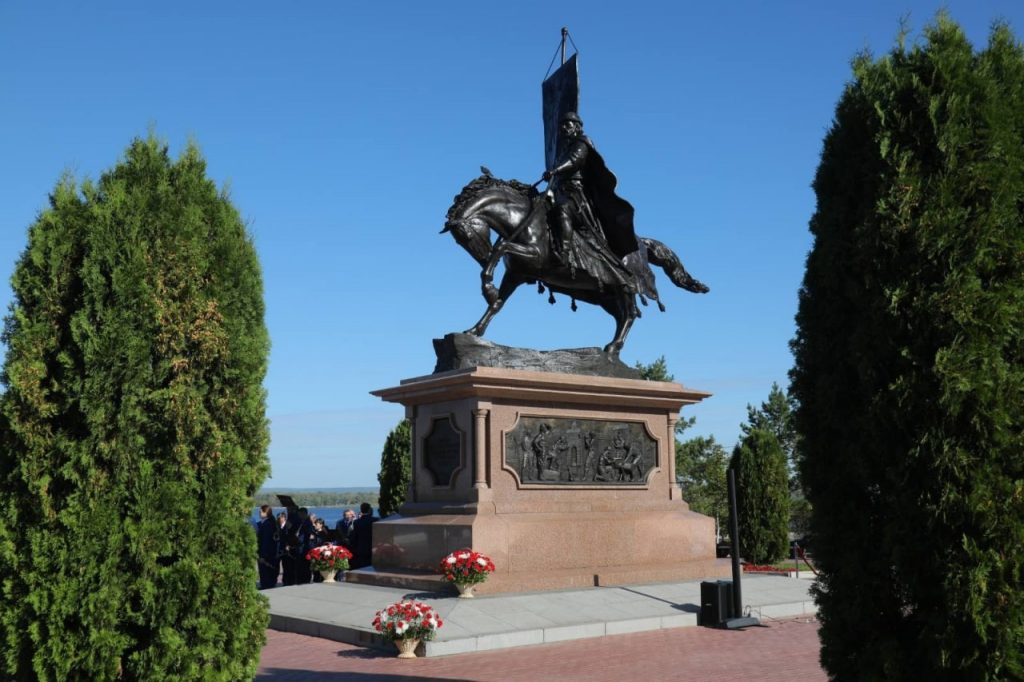 В Самаре возложили цветы  к памятнику Григорию Засекину