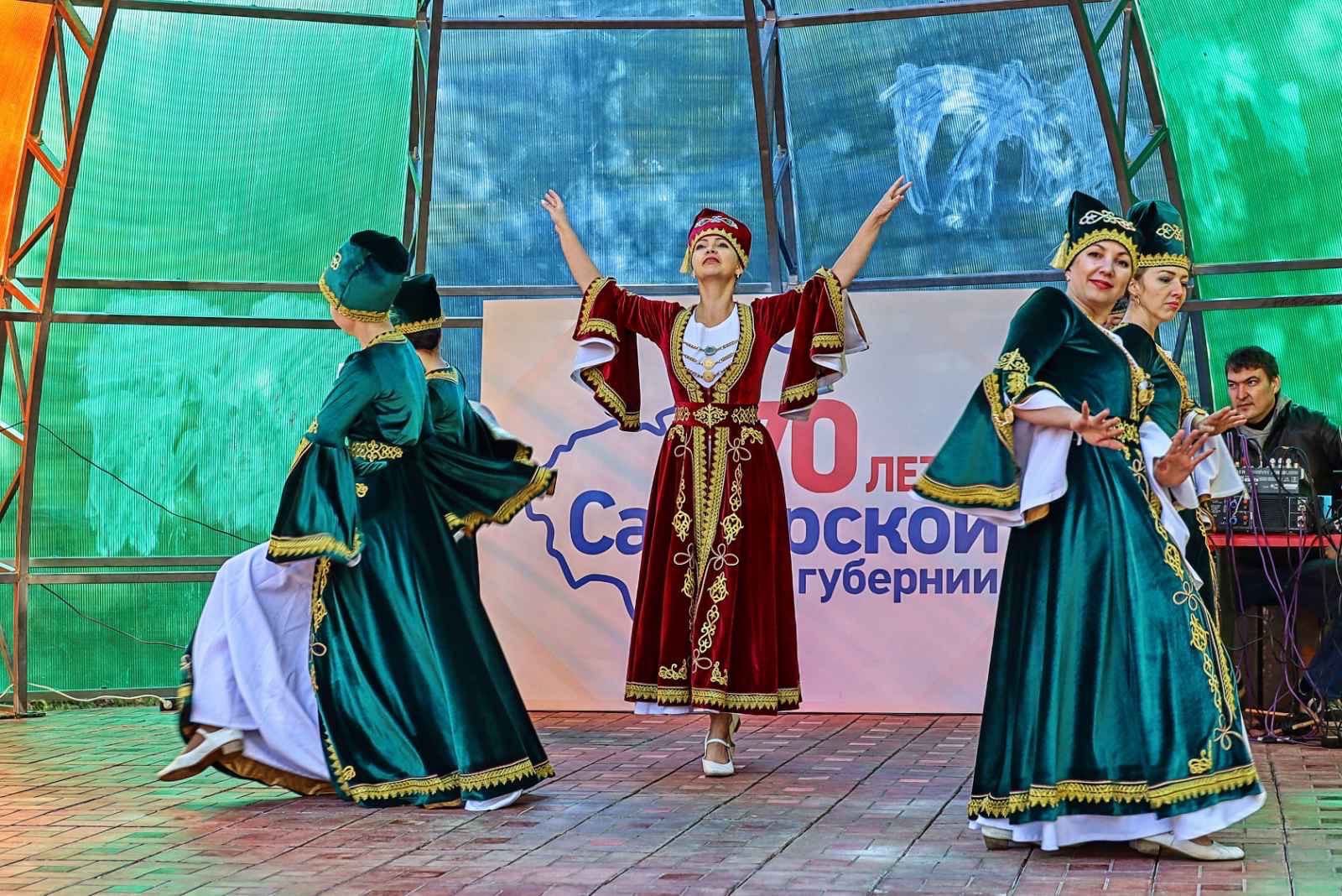 С вниманием к национальным традициям: в Ленинском районе состоялся дворовый фестиваль «Этника mob.»