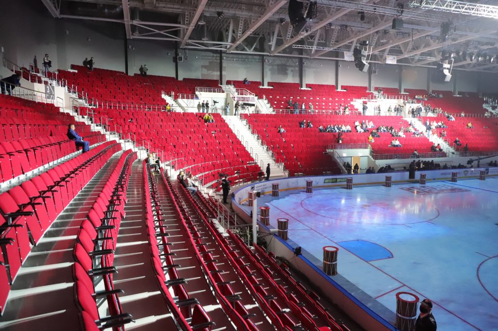 В Самаре открылся Дворец спорта с большой ледовой ареной. Смотрим, как это было