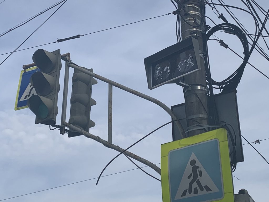 На улицах Самары устанавливают новые светофоры
