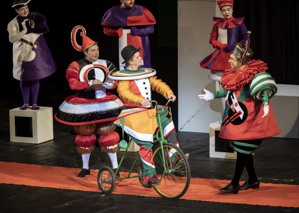 Самарский театр оперы и балета показал на столичной сцене «Любовь к трем апельсинам»