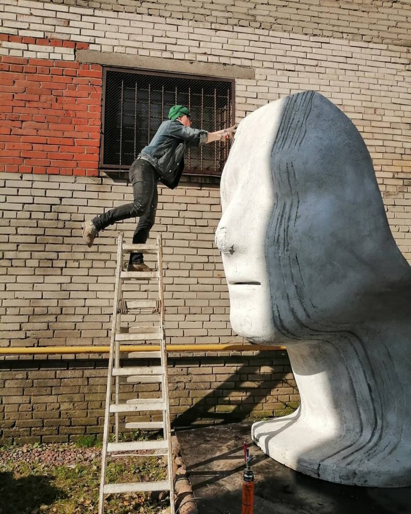 «Металл как графика в воздухе»: скульптор Антонина Фатхуллина про любовь к сварке и реакцию горожан на арт-объекты
