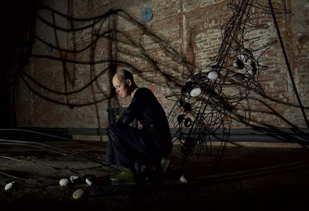 «Металл как графика в воздухе»: скульптор Антонина Фатхуллина про любовь к сварке и реакцию горожан на арт-объекты