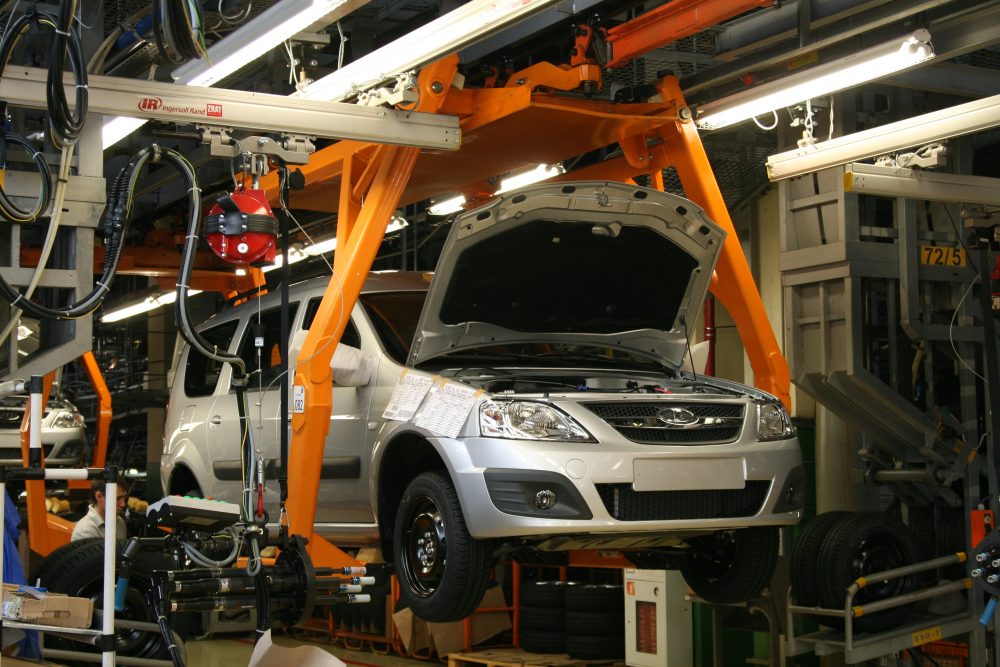 ФАС проверит схемы продаж автомобилей Lada с обязательными дополнительными услугами